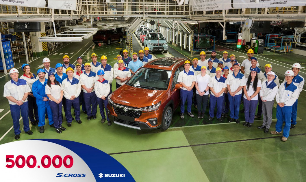 The 500.000th S-CROSS rolls off the production line