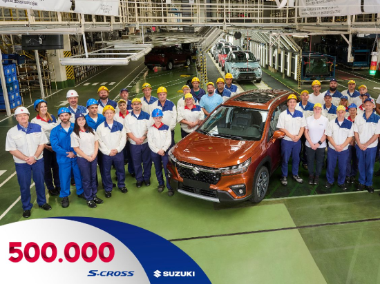 The 500.000th S-CROSS rolls off the production line
